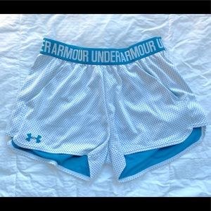 White under armour running shorts